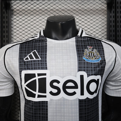 Newcastle Hjemme 25/26