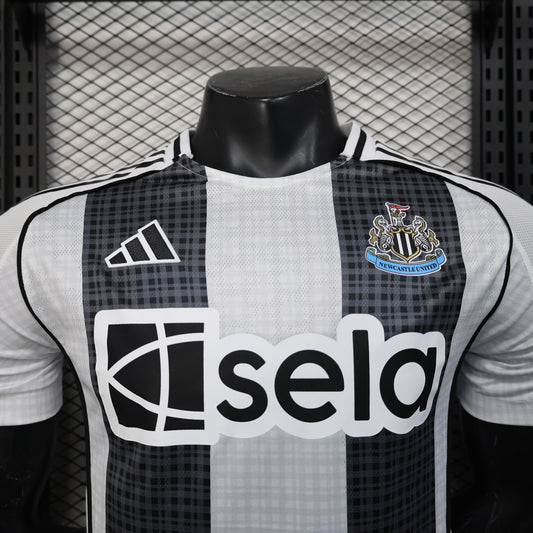 Newcastle Hjemme 25/26