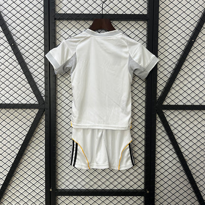 Real Madrid Hjemme Barn 25/26 inkl shorts/sokker