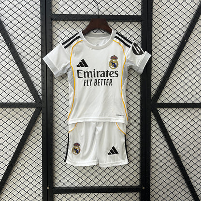 Real Madrid Hjemme Barn 25/26 inkl shorts/sokker