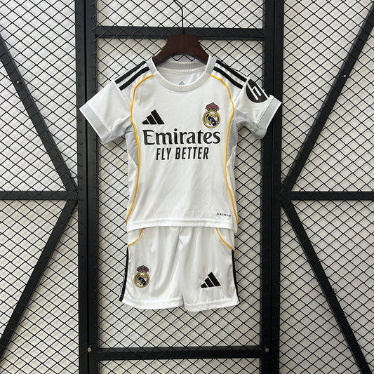 Real Madrid Hjemme Barn 25/26 inkl shorts/sokker