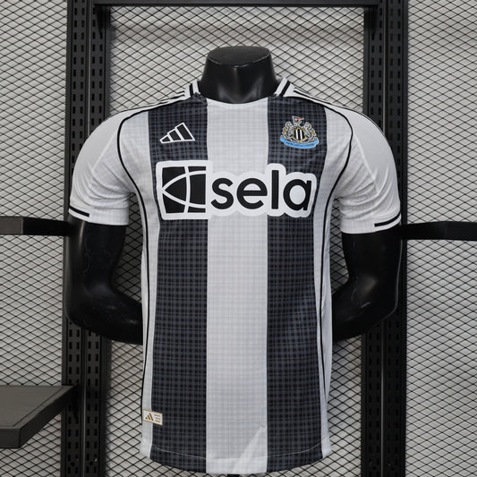 Newcastle Hjemme 25/26
