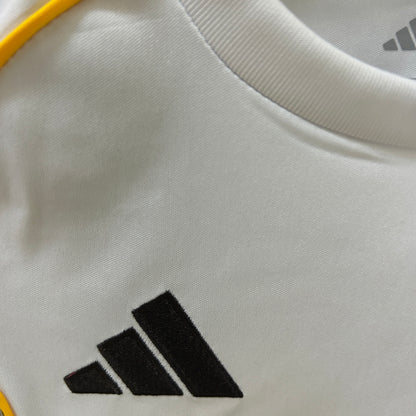 Real Madrid Hjemme Barn 25/26 inkl shorts/sokker
